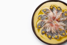 Cargar imagen en el visor de la galería, Salsa de Oliva Verde Líquida - by Caviaroli - 500 ml